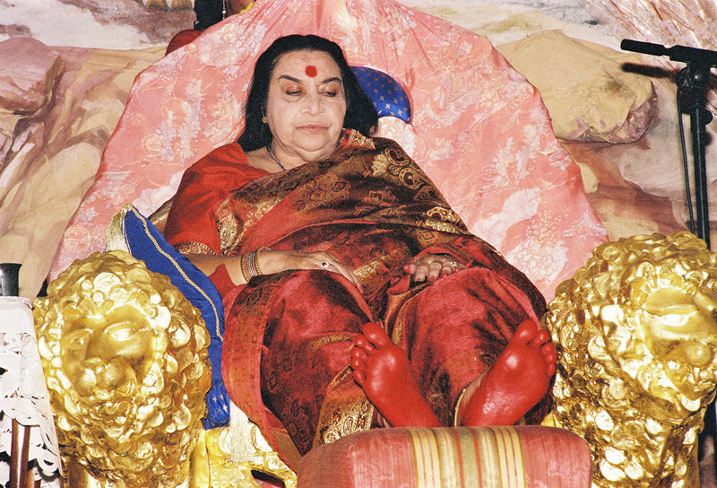 Shri-Mataji-Navaratri-Puja-Cabella-1997-01